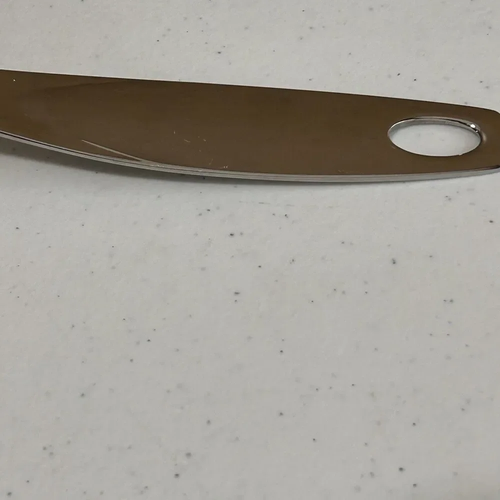 Oneida 18/8 Stainless Steel Pie Server  Kitchen Utensil With Hole Slotted